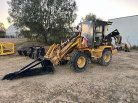 2004 Caterpillar 908 Wheel Loader – Low Hours, 4-in-1 Bucket & Attachments - picture0' - Click to enlarge