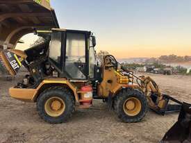 2004 Caterpillar 908 Wheel Loader – Low Hours, 4-in-1 Bucket & Attachments - picture0' - Click to enlarge