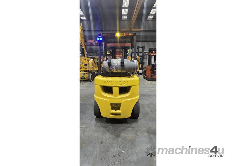 Biondo - Hyundai 2.5t   LPG container mast