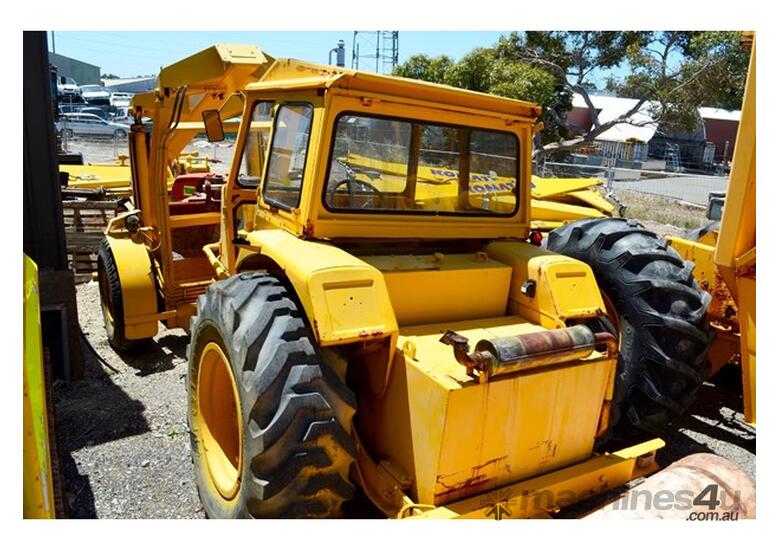 caption 1975 Chamberlain Tractor Drawn Crane | Model: C6100