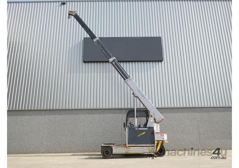 caption GLEASON CRANES 2012 MANITEX-VALLA 75E PICK AND CARRY