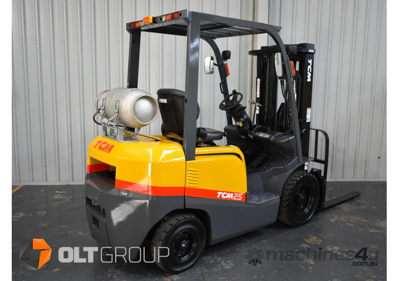 caption Used TCM FG25T3 2.5 Tonne Forklift LPG 4350m Container Mast with Sideshift 2016 Series