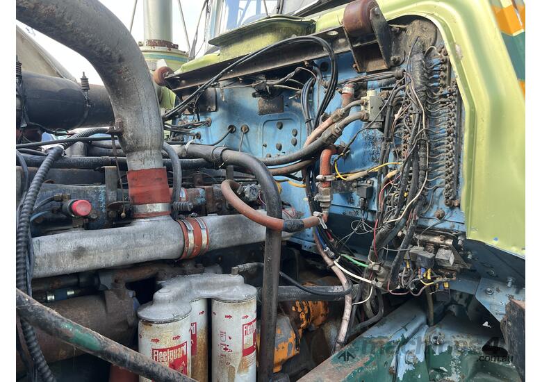 caption 1984 Mack Econodyne