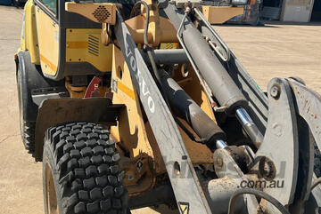 2005 Volvo L20B-P Wheel Loader, E.M.U.S MS1001