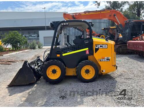 caption 2021 JCB 135W SKID STEER U4704