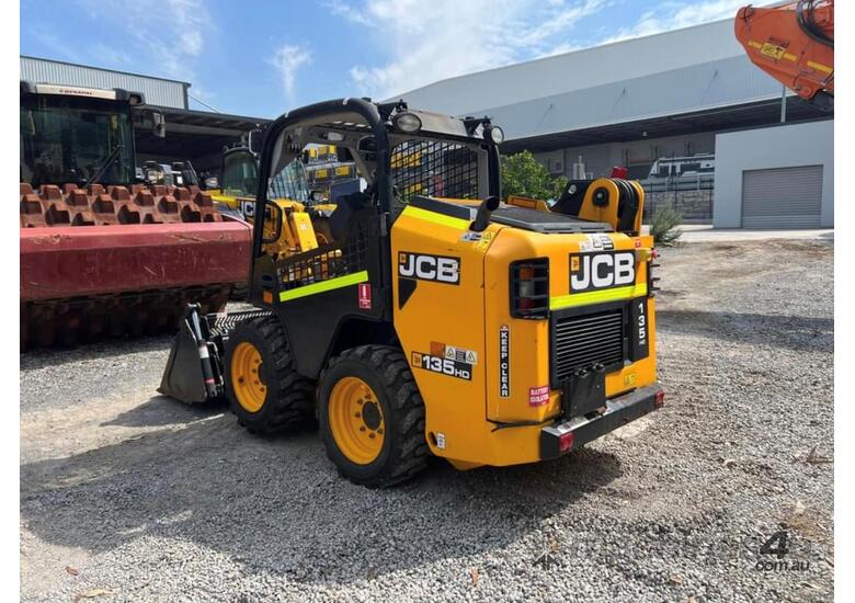caption 2021 JCB 135W SKID STEER U4704