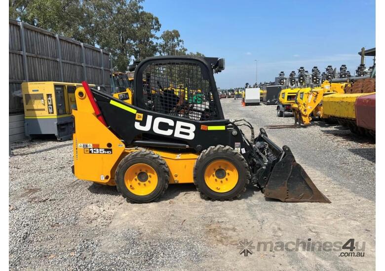 caption 2021 JCB 135W SKID STEER U4704