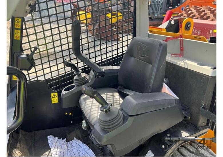 caption 2021 JCB 135W SKID STEER U4704
