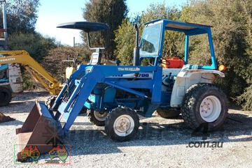 (8653) Ford 1700 4WD Tractor with FEL (Carisbrook, VIC)
