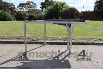 Vibrating Vibratory Tray Feeder 1.65m Long - Skako 8D