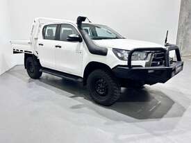 2021 Toyota Hilux SR Diesel - picture0' - Click to enlarge