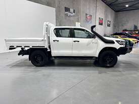 2021 Toyota Hilux SR Diesel - picture1' - Click to enlarge