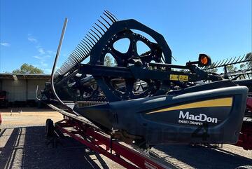 2016 MACDON D65 13.7M 45' DRAPER FRONT