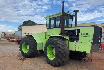 Good Condition   Tractor Steiger Bearcat III ST-220