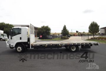 2018 Isuzu FRD 110-260 4x2 Tray Truck