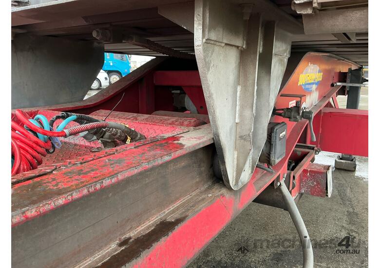 caption 2006 Southern Cross Trailers Standard Tri Axle Tri Axle Roll Back Refrigerated Pantech A Trailer