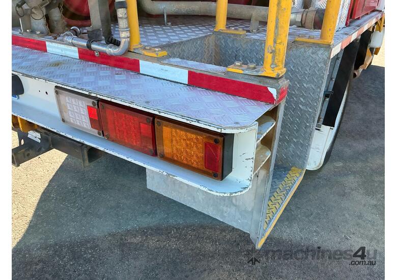 2011 Isuzu FSS 4x4 Firetruck