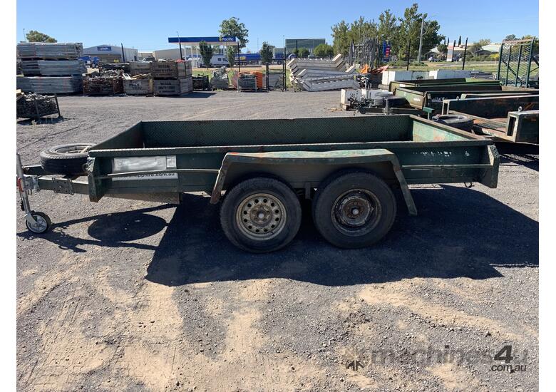 caption 1988 LDK Tandem Axle Box Trailer