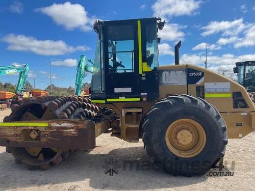 2010 Caterpillar Cp533e 