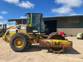2010 Caterpillar Cp533e  - picture2' - Click to enlarge