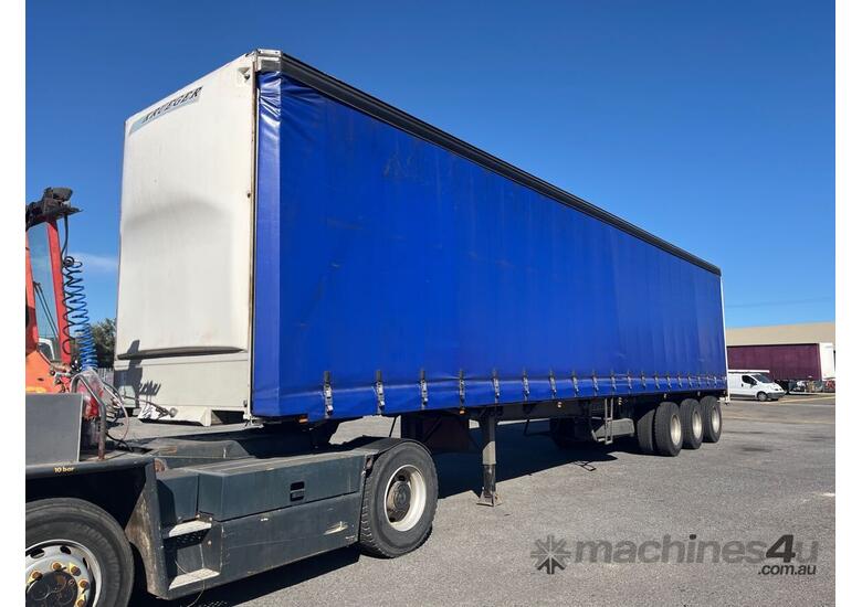 caption 2001 Krueger ST-3-38 Tri Axle Curtainside B Trailer