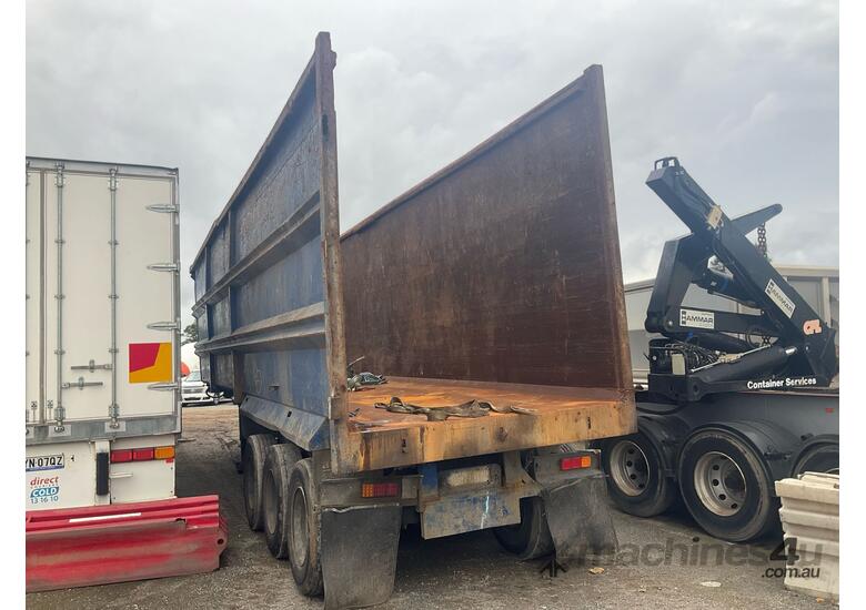 caption 2006 Macol Tri Axle Tipping Trailer