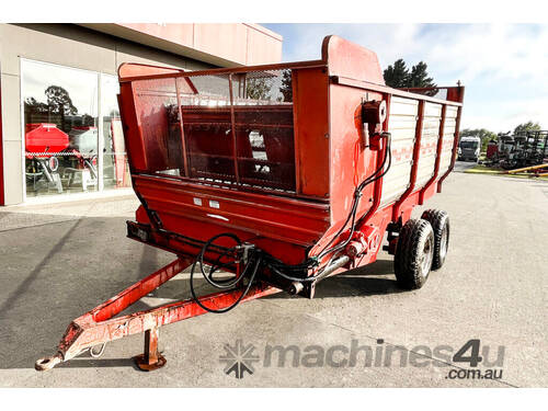 caption Buckton SD100 Sidefeed Silage Wagon