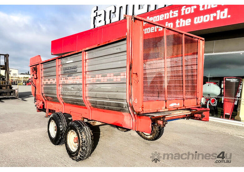 caption Buckton SD100 Sidefeed Silage Wagon