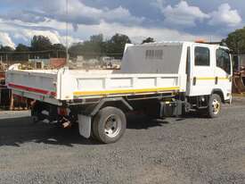 2017 Isuzu Npr 65 190 - picture1' - Click to enlarge