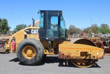 Caterpillar 2010   CS533E XT