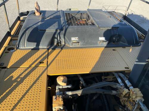caption Caterpillar 329D Excavator (Steel Tracked)