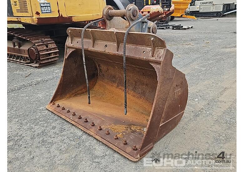 caption Hydraulic Tilt Bucket to suit 30T Excavator