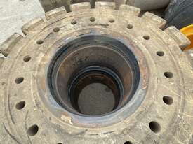 4x Tyres Suit John Deere Wheel Loader - picture0' - Click to enlarge