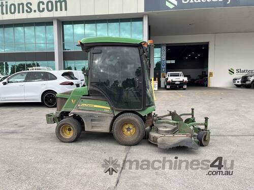 caption John Deere 1585 TerrainCut