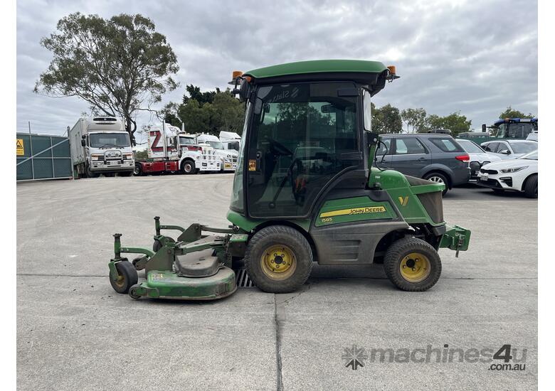 caption John Deere 1585 TerrainCut