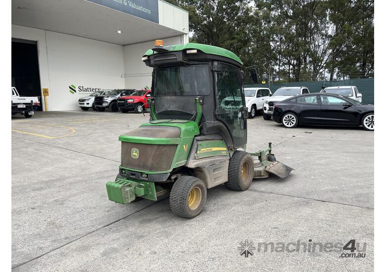 caption John Deere 1585 TerrainCut