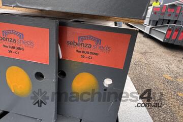 Un  Portal Frame Steel Shed (9mx18mx3.9m)