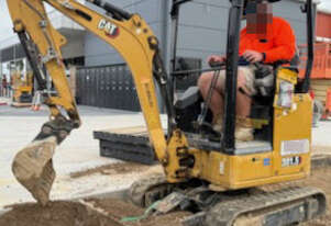 2020 Cat 301.5 Excavator & Plant Trailer, E.M.U.S MS1101