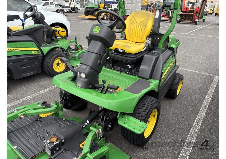 caption John Deere 1570 TerrainCut Commercial Front Mower - Auction