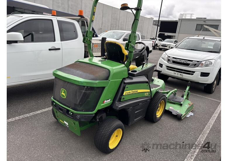 caption John Deere 1570 TerrainCut Commercial Front Mower - Auction