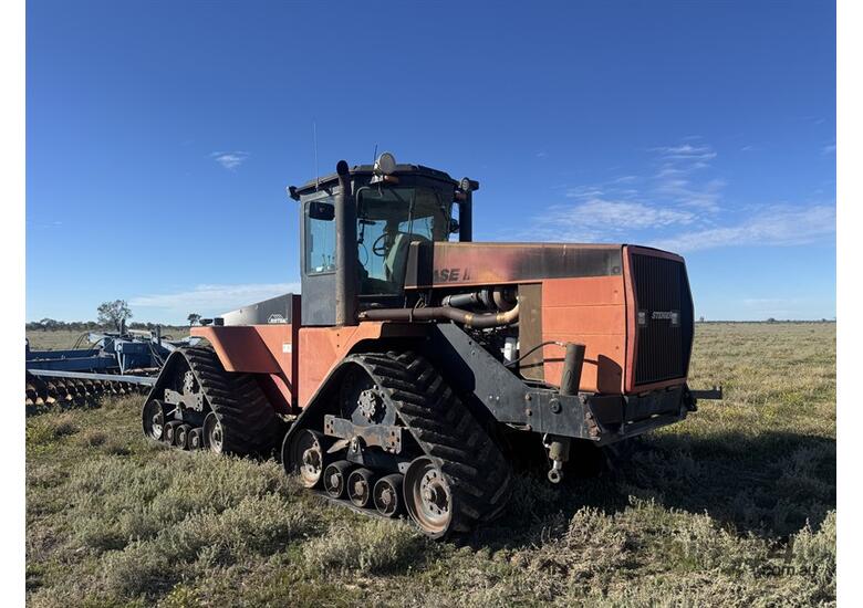 caption CASE IH QUADTRAC 9370 TRACTOR
