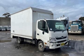 Hino   300 Series 617 Hino   300 Series 617