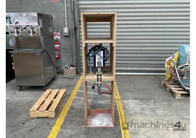 caption DETE DX30 GA Commercial Spray Applicator Unit