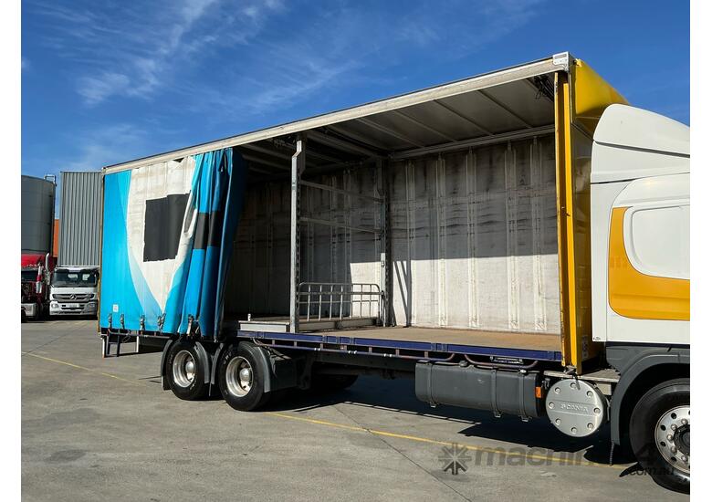 caption 2014 Scania P320 Curtainsider Sleeper Cab