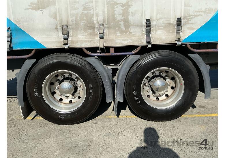 caption 2014 Scania P320 Curtainsider Sleeper Cab