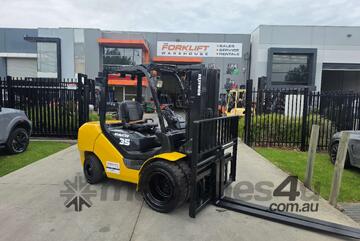 Komatsu Forklift 3.5T Diesel Container Mast (Unit#: AU439)