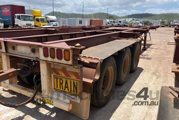 2007 Barker Heavy Duty Tri Axle Tri Axle Skel Trailer