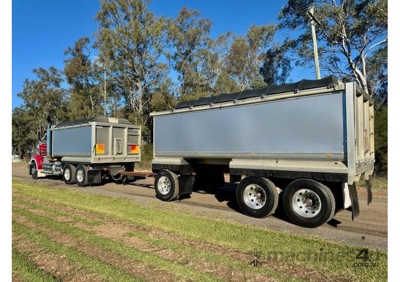 2009 Kenworth T908 tipper and Borcat dog trailer, Cummins ISX 600HP