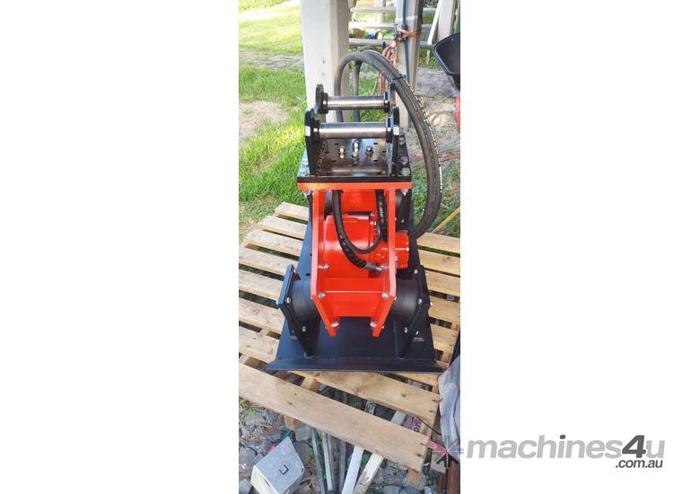 CP100 PneuVibe Hydraulic compaction plate