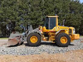 2015 Volvo L90F - picture0' - Click to enlarge